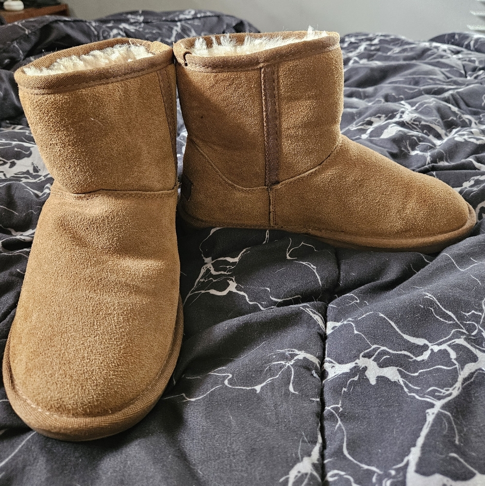 Cozy Brown Shearling Boots Minnetonka 7